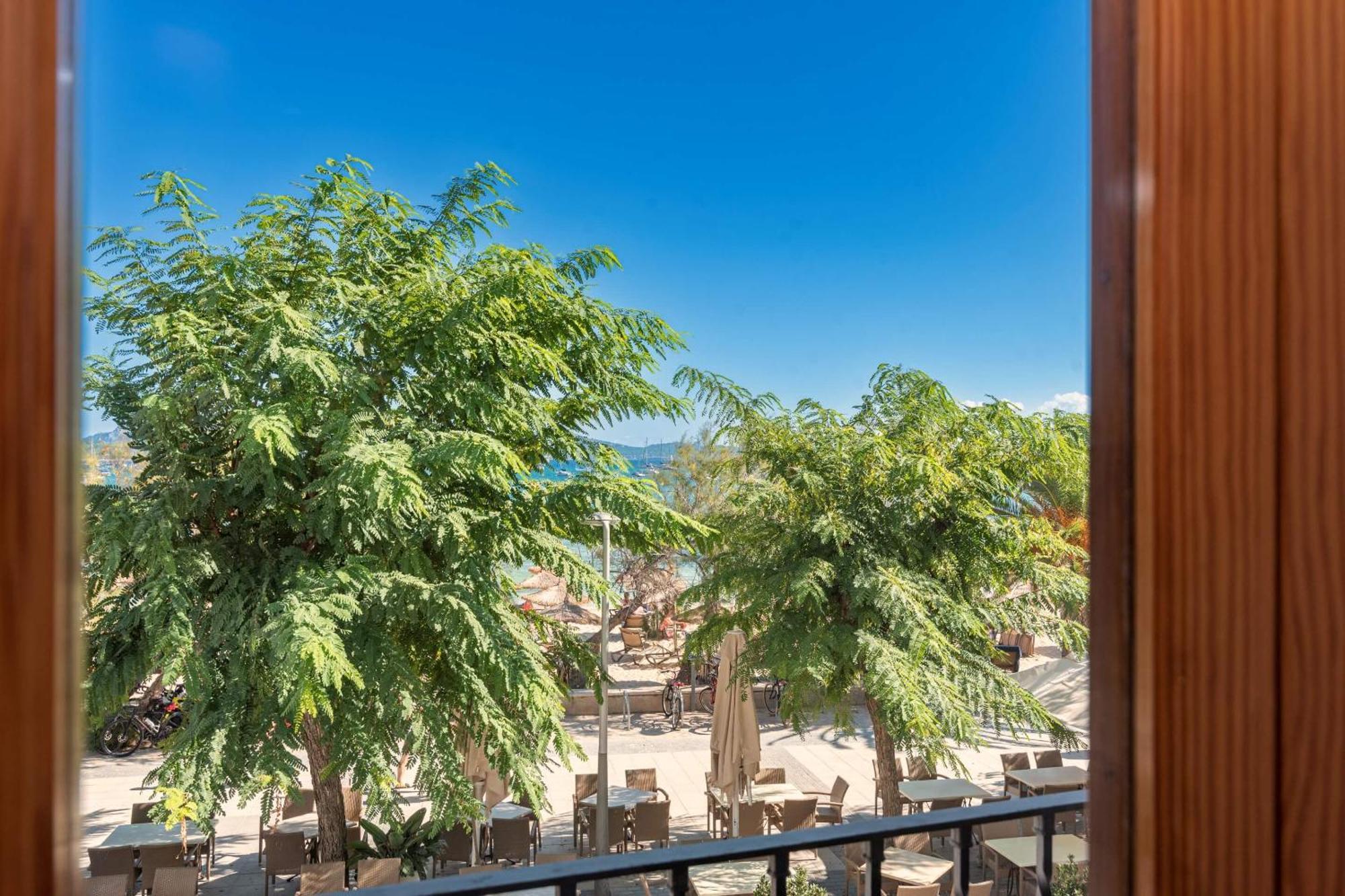 Beachfront Vora Mar Apartment